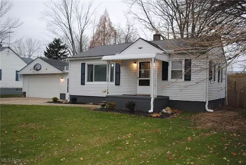 Exterior - 118 Sheriff St, Elyria, OH 44035 photo 6 of 6