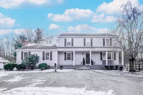 1006 Hillcrest Dr, Tallmadge, OH 44278