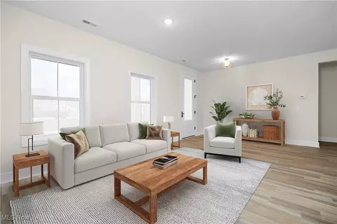 40101 Ryan Ct, Elyria, OH 44035 photo 4