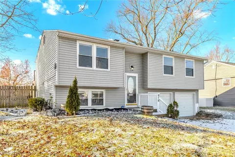 676 Notre Dame Ave, Austintown, OH 44515
