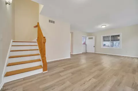 111 Quincy St, Elyria, OH 44035 photo 7