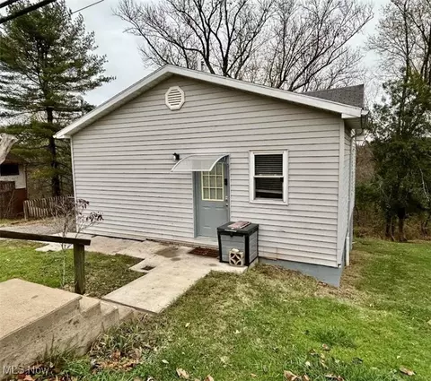 712 Cisler Dr, Marietta, OH 45750