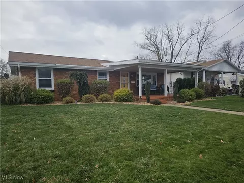 620 20th St, Vienna, WV 26105