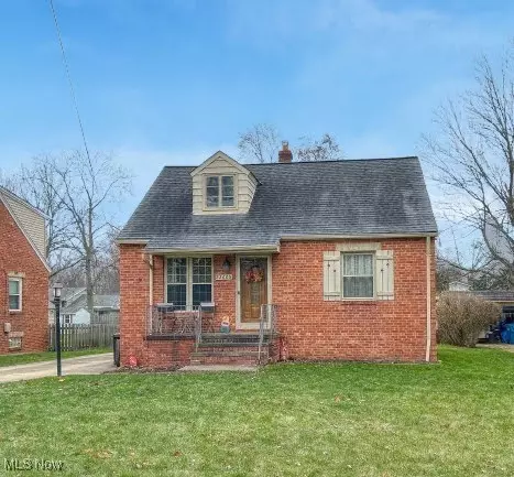 22605 Macbeth Ave, Fairview Park, OH 44126