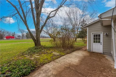 15953 Whitehead Rd, Lagrange, OH 44050 photo 4
