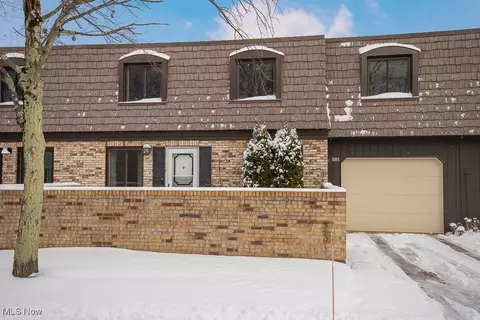 581 Tollis Pkwy #3-26, Broadview Heights, OH 44147