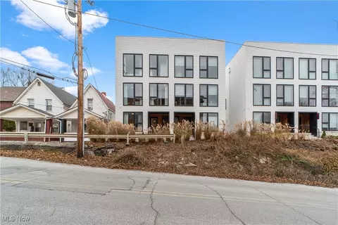 2106 Willey Ave, Cleveland, OH 44113