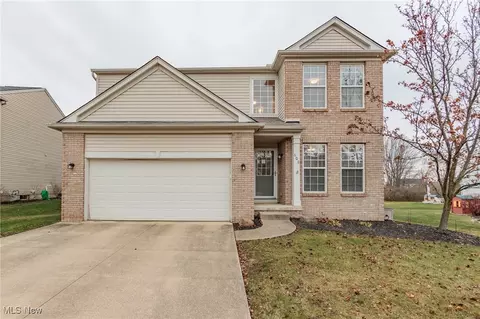 608 Andover Cir, Broadview Heights, OH 44147