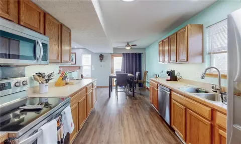 Kitchen - 3154 Castleton Ct, Akron, OH 44312 photo 3 of 3