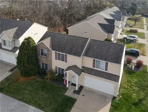 View/Area - 3154 Castleton Ct, Akron, OH 44312 photo 3 of 6
