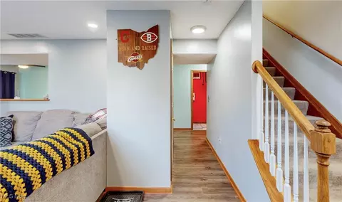 Entry Way - 3154 Castleton Ct, Akron, OH 44312 photo 1 of 6