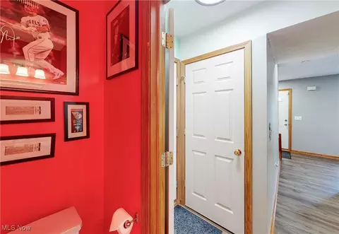Entry Way - 3154 Castleton Ct, Akron, OH 44312 photo 5 of 6