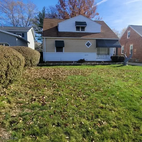 4897 Richmond Rd, Warrensville Heights, OH 44128