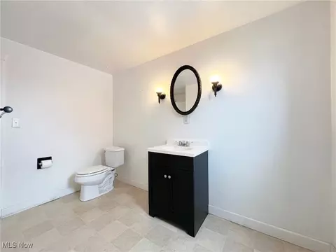 2445 E 30th St, Lorain, OH 44055 photo 27