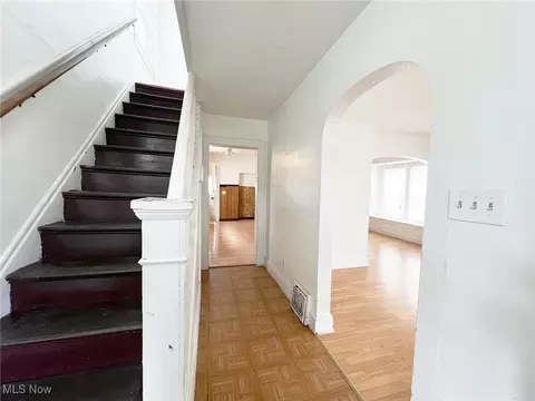 2445 E 30th St, Lorain, OH 44055 photo 9
