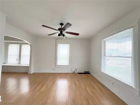 2445 E 30th St, Lorain, OH 44055 photo 10