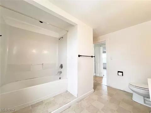 2445 E 30th St, Lorain, OH 44055 photo 26