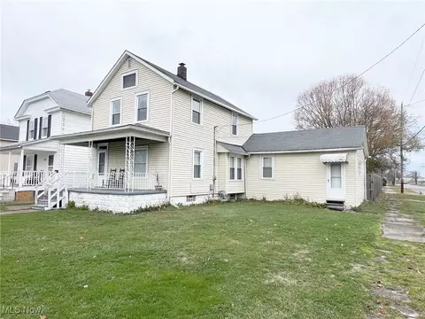 2445 E 30th St, Lorain, OH 44055 photo 3