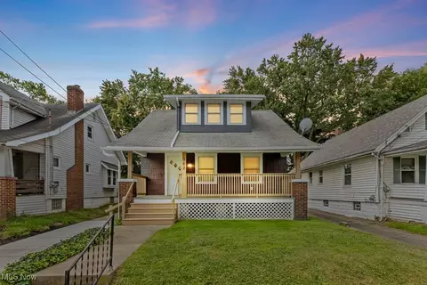 962 Hunt St, Akron, OH 44312