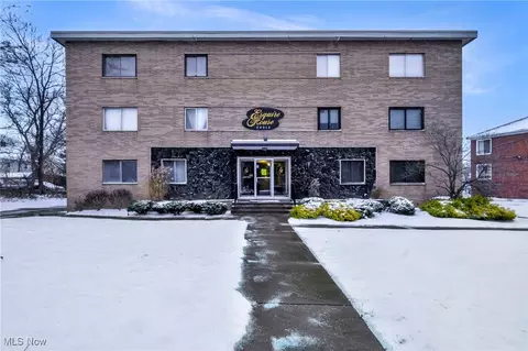 20312 Lorain Rd #313, Fairview Park, OH 44126