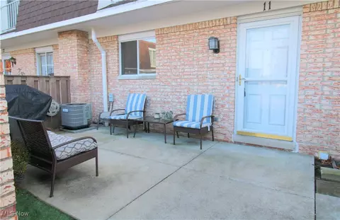 6476 State Rd, Parma, OH 44134 photo 3