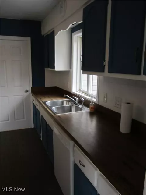 Kitchen - 10464 Lagrange Rd, Elyria, OH 44035 photo 3 of 3