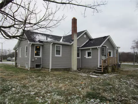 Exterior - 10464 Lagrange Rd, Elyria, OH 44035 photo 5 of 8