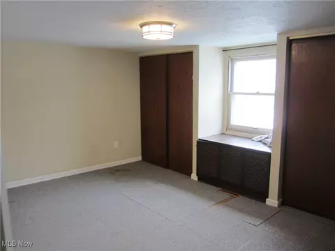 Bedroom - 10464 Lagrange Rd, Elyria, OH 44035 photo 1 of 3