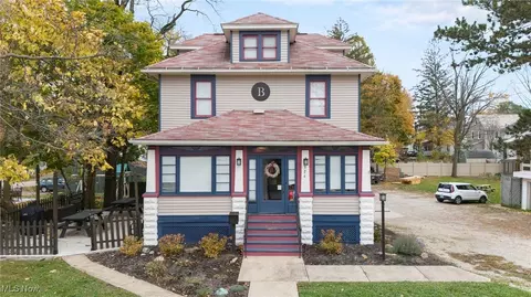 324 N Broadway St, Medina, OH 44256