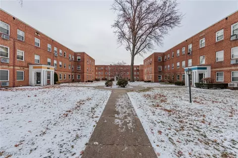 13777 Cedar Rd #303, South Euclid, OH 44118