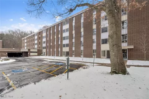 3068 Kent Rd #507, Stow, OH 44224