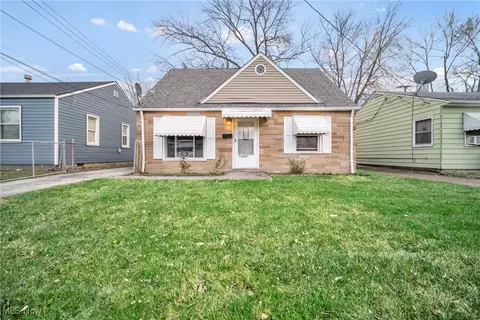 13247 Thornhope Rd, Cleveland, OH 44135