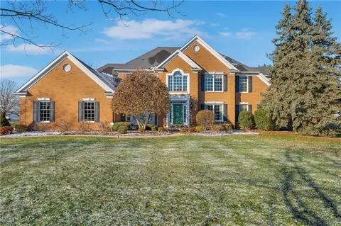 7067 Deer Trail Ave NE, Canton, OH 44721