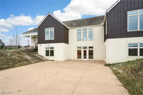 Exterior - 567 Symphony Way, Sharon, OH 44281 photo 2 of 2