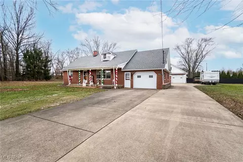 1016 Parkview Ave, Mcdonald, OH 44437