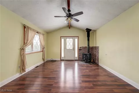 Living - 3521 Marshall Ave, Lorain, OH 44053 photo 7 of 10