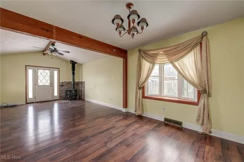 Living - 3521 Marshall Ave, Lorain, OH 44053 photo 5 of 10