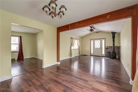 Living - 3521 Marshall Ave, Lorain, OH 44053 photo 6 of 10