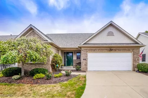 50 Fredricksburg Ct NE, North Canton, OH 44720