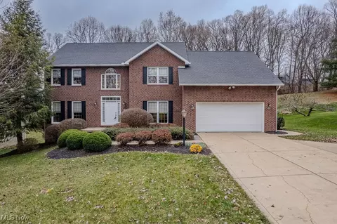 1203 Greenmont Cir, Vienna, WV 26105