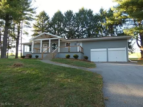 45597 Singer Rd, Saint Clairsville, OH 43950