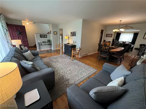 30906 Harrison Rd, Wickliffe, OH 44092 photo 7