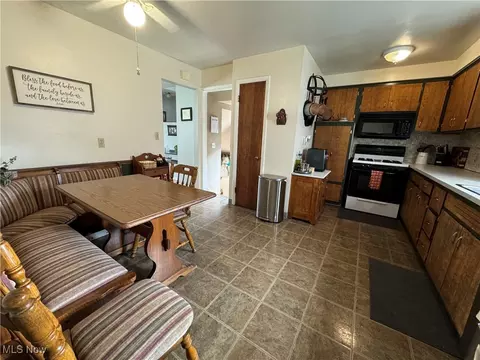 30906 Harrison Rd, Wickliffe, OH 44092 photo 8