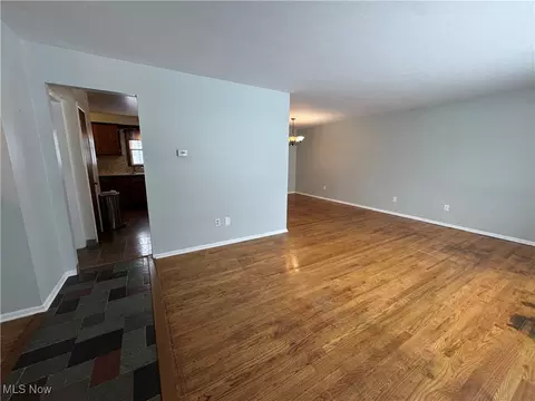 30906 Harrison Rd, Wickliffe, OH 44092 photo 5