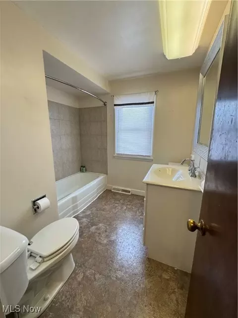 30906 Harrison Rd, Wickliffe, OH 44092 photo 18