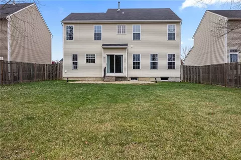 Exterior - 190 Stonepointe Dr, Berea, OH 44017 photo 5 of 5