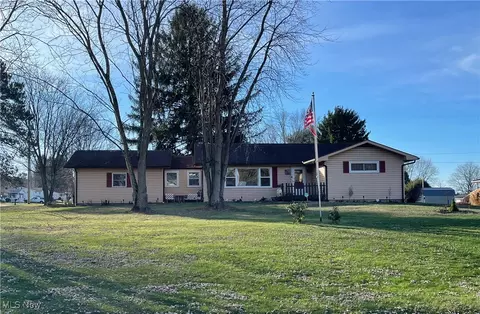 3684 Kay Dr, Zanesville, OH 43701