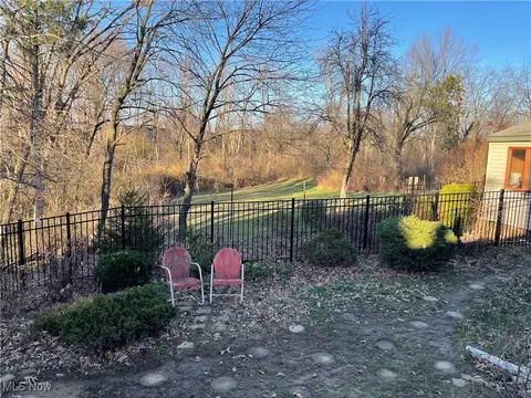 Exterior - 170 Burns Rd, Elyria, OH 44035 photo 4 of 5