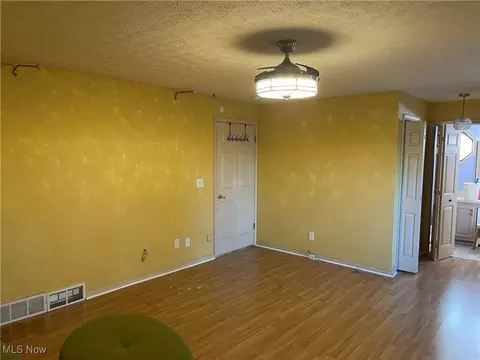 Living - 170 Burns Rd, Elyria, OH 44035 photo 4 of 5