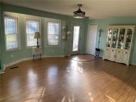 Living - 170 Burns Rd, Elyria, OH 44035 photo 1 of 5